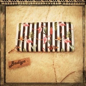 ❣️ NWT❣️BADIYA Black Tropical Clutch